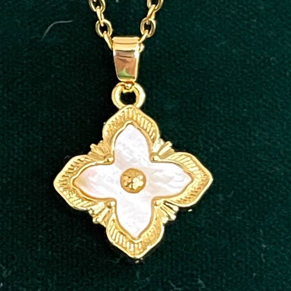 NEW Necklace 14k Gold Plate Luxury Flower Blossom MOP Clover 14" 16" 20" j15 - Picture 1 of 3